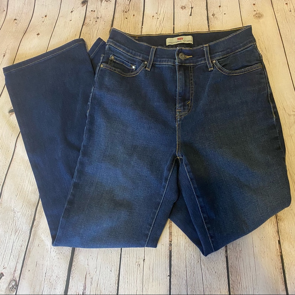 Levi’s Perfectly Slimming Bootcut 512 Jeans 8M